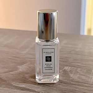 Lightly used (2 sprays)Jo Malone English Pear & Freesia Cologne Sample